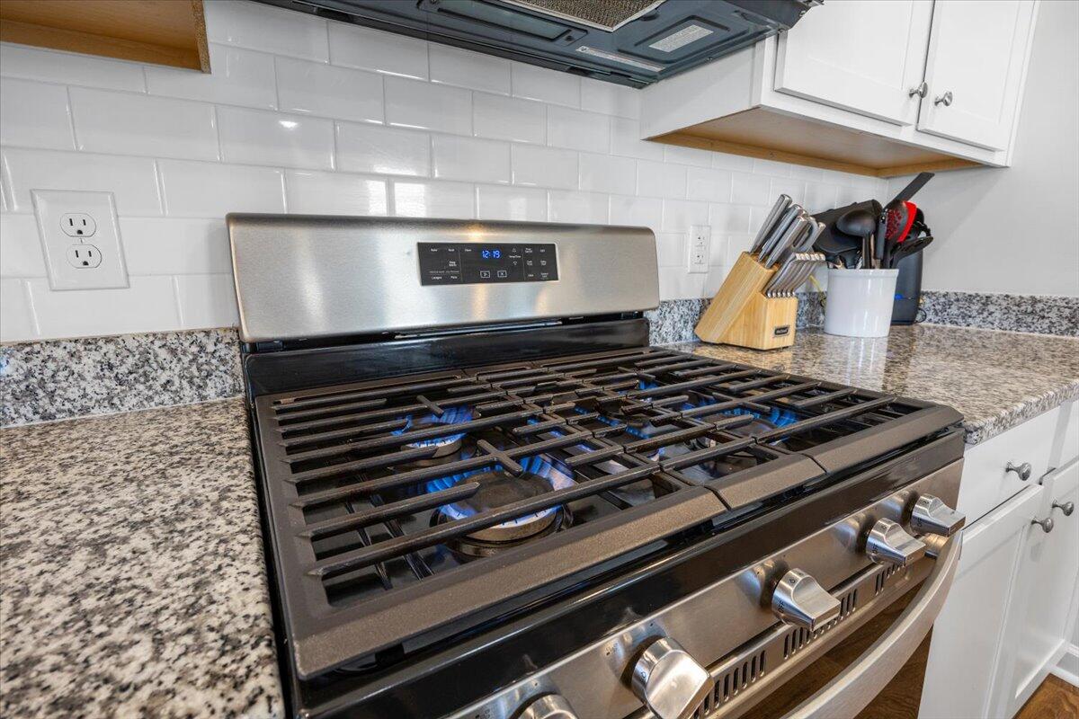 422 Cedarview Road Summerville, SC 29486 - Photo 18 of 36 Kitchen