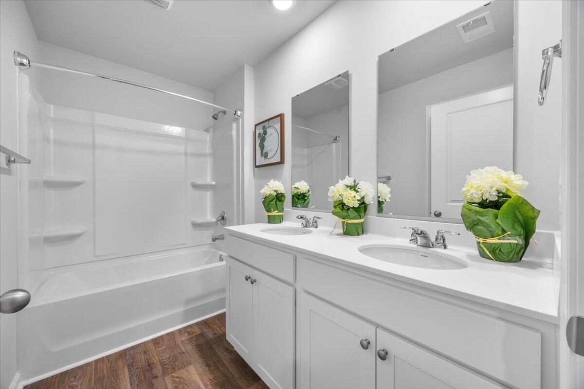 422 Cedarview Road Summerville, SC 29486 - Photo 29 of 36 Guest Bathroom