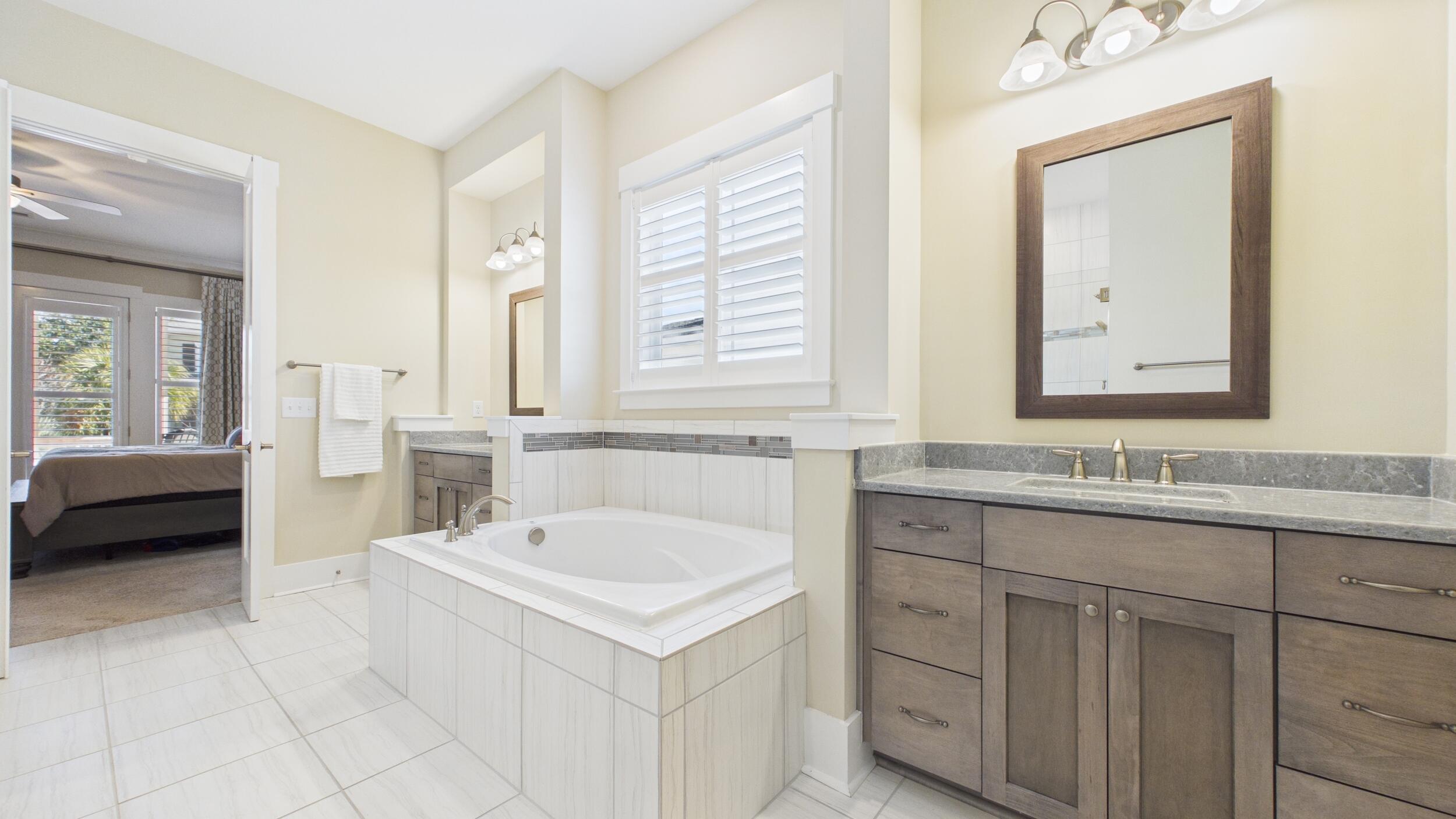 926 Cochran Street Charleston, SC 29492 - Photo 20 of 42 owner's bathroom