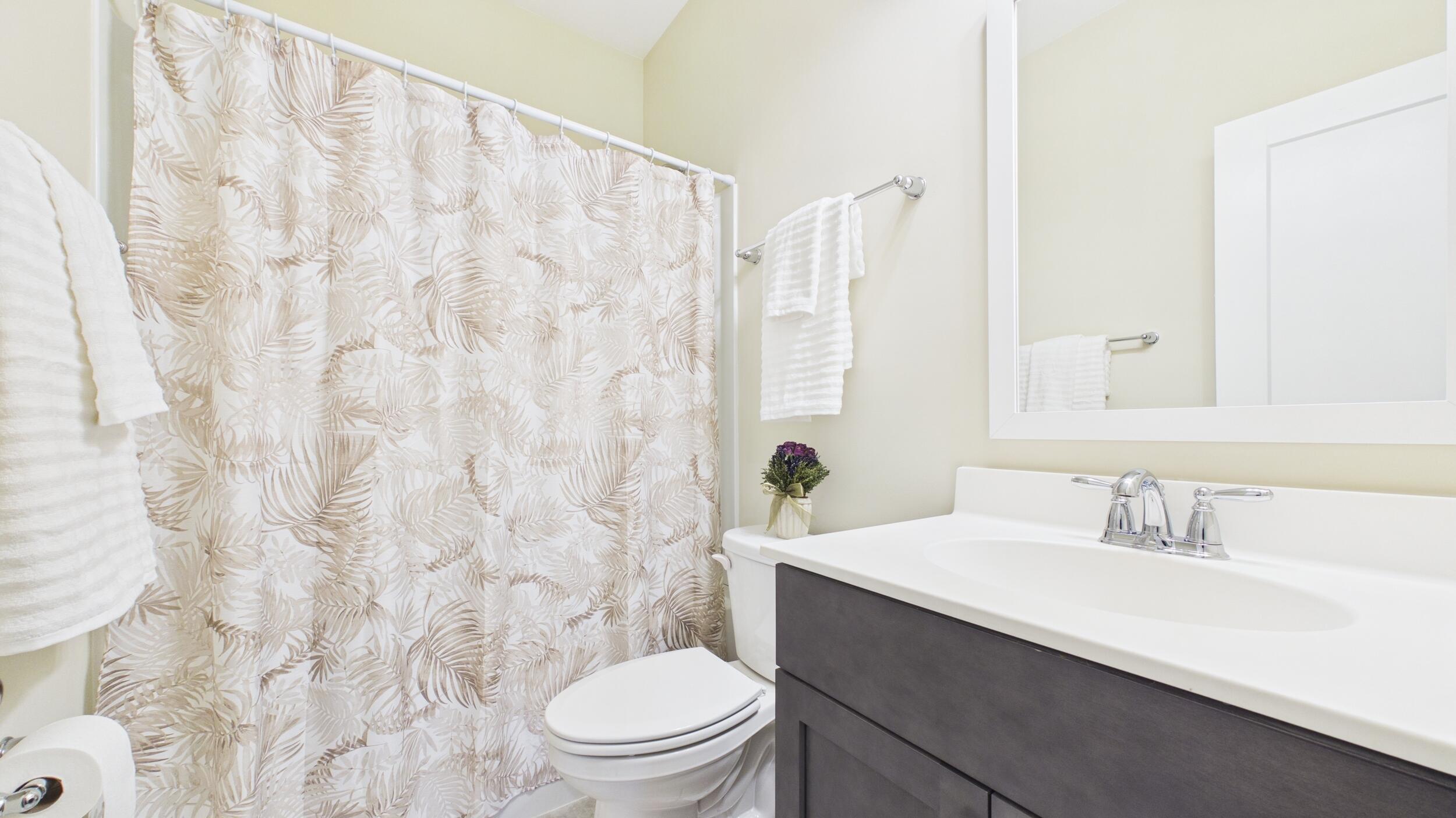 926 Cochran Street Charleston, SC 29492 - Photo 29 of 42 Jack and Jill bathroom
