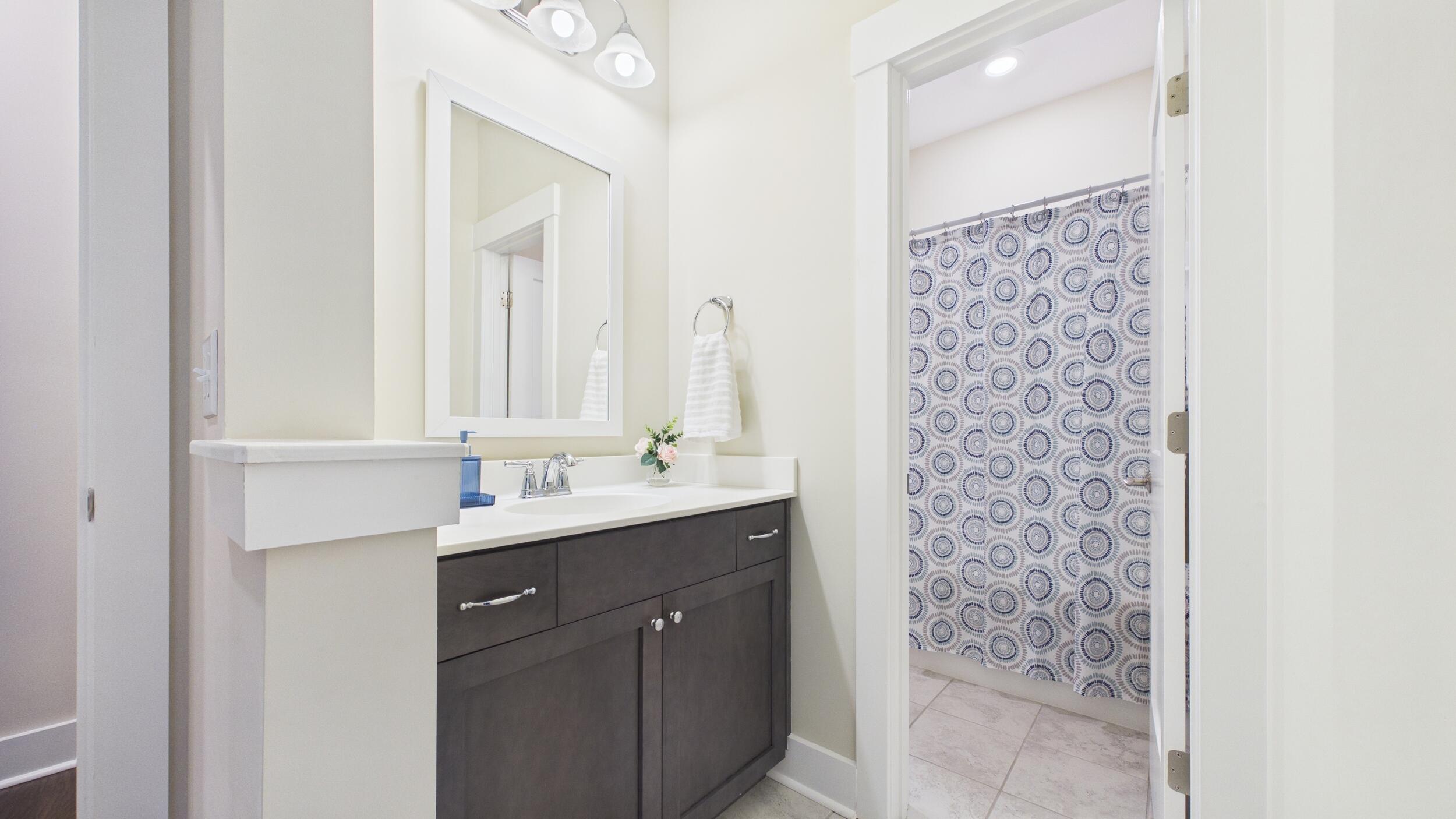 926 Cochran Street Charleston, SC 29492 - Photo 30 of 42 Jack and Jill bathroom