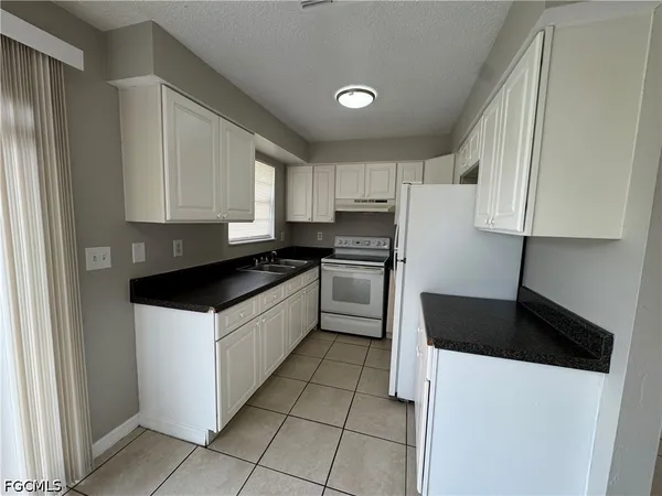 $1,500 | 1112 Gifford Avenue South, Lehigh Acres, FL 33936