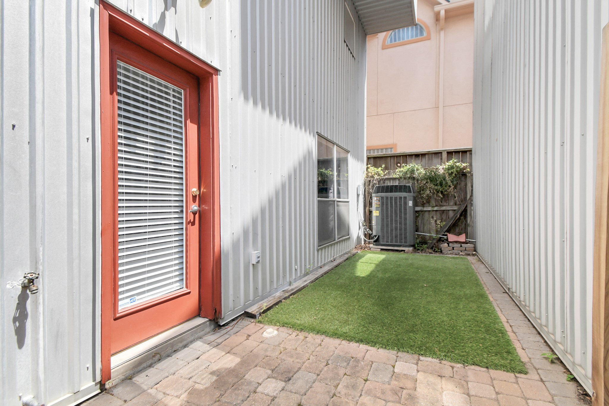 1806 Drew Street Houston, TX 77004 - Photo 15 of 17 a view of a back yard of the house
