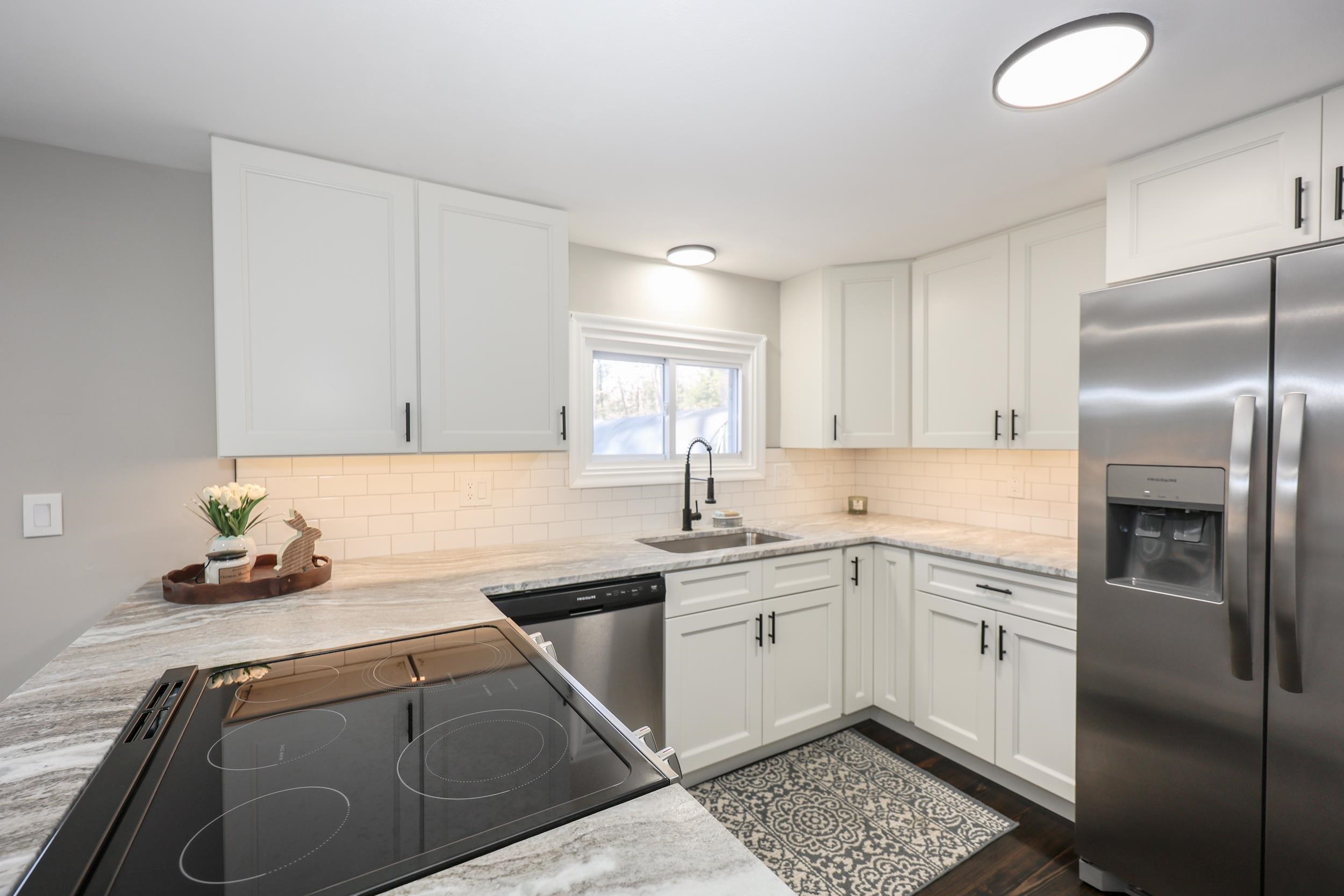 39 Hunter Drive Epping, NH 03042 - Photo 3 of 22