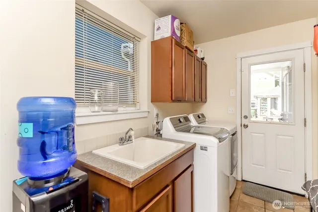 $385,999 | 8921 Commercial Street Southwest, Lakewood, WA 98498