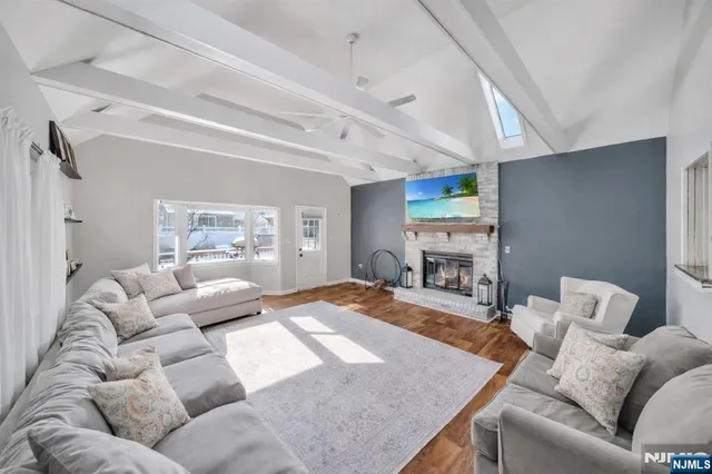 $679,000 | 520 Riverview Road, Pompton Lakes, NJ 07442