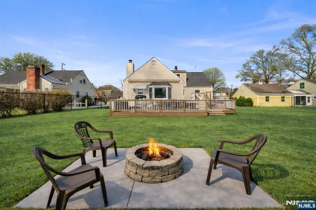 $679,000 | 520 Riverview Road, Pompton Lakes, NJ 07442