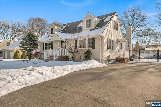 $679,000 | 520 Riverview Road, Pompton Lakes, NJ 07442