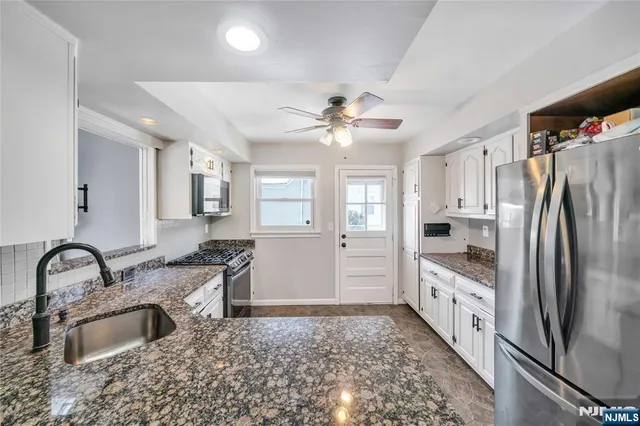 $679,000 | 520 Riverview Road, Pompton Lakes, NJ 07442