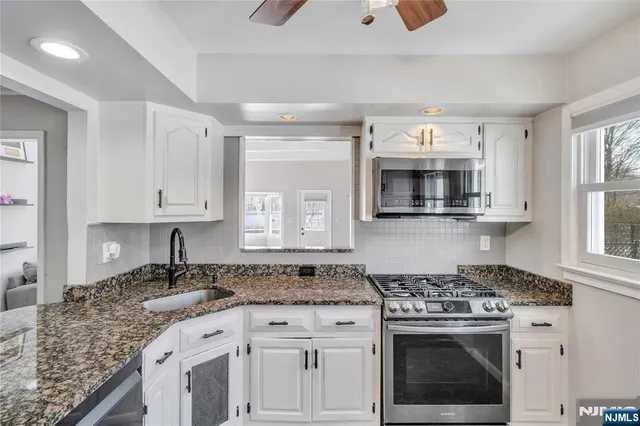 $679,000 | 520 Riverview Road, Pompton Lakes, NJ 07442