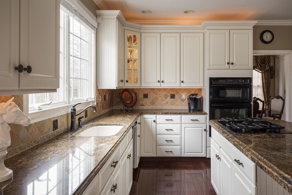 19 Greenwood Road Hopkinton, MA 01748 - Photo 7 of 30 Gallery Image 7