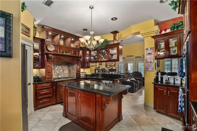 $469,000 | 406 West 14th Street, Weslaco, TX 78596