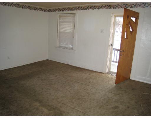 282-284 Greenfield Road Star Junction, PA 15482 - Photo 4 of 8 Living Room.