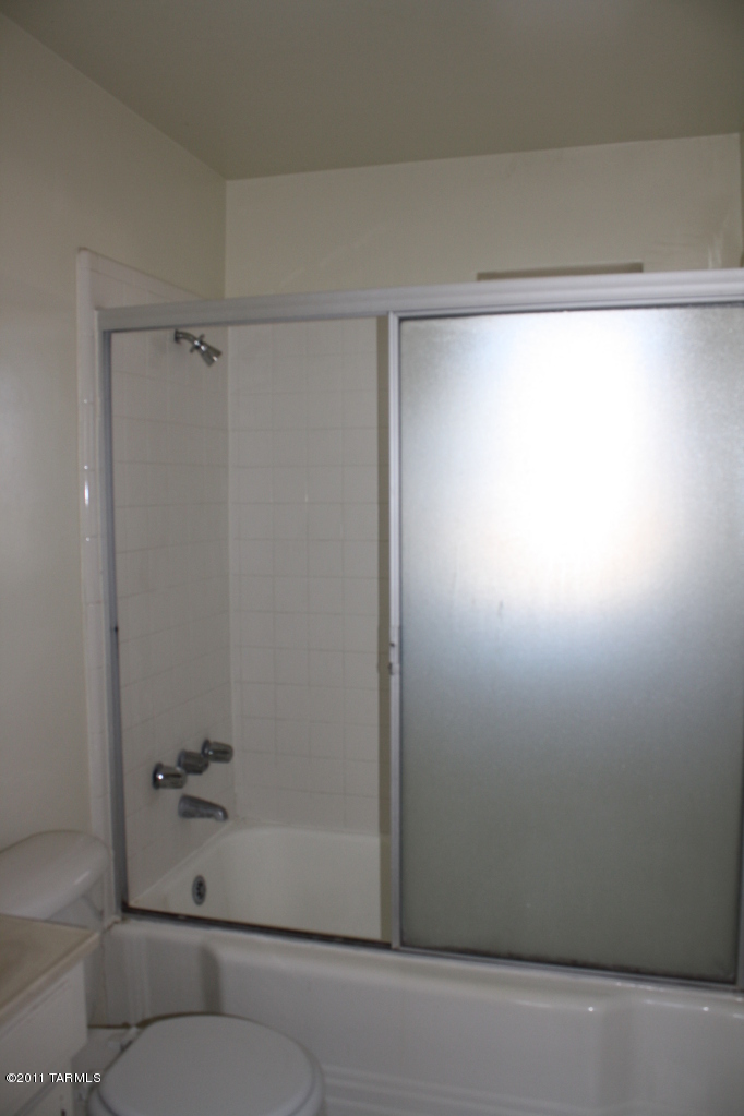 3265 East Silverlake Road Tucson, AZ 85713 - Photo 6 of 17 Gallery Image 6
