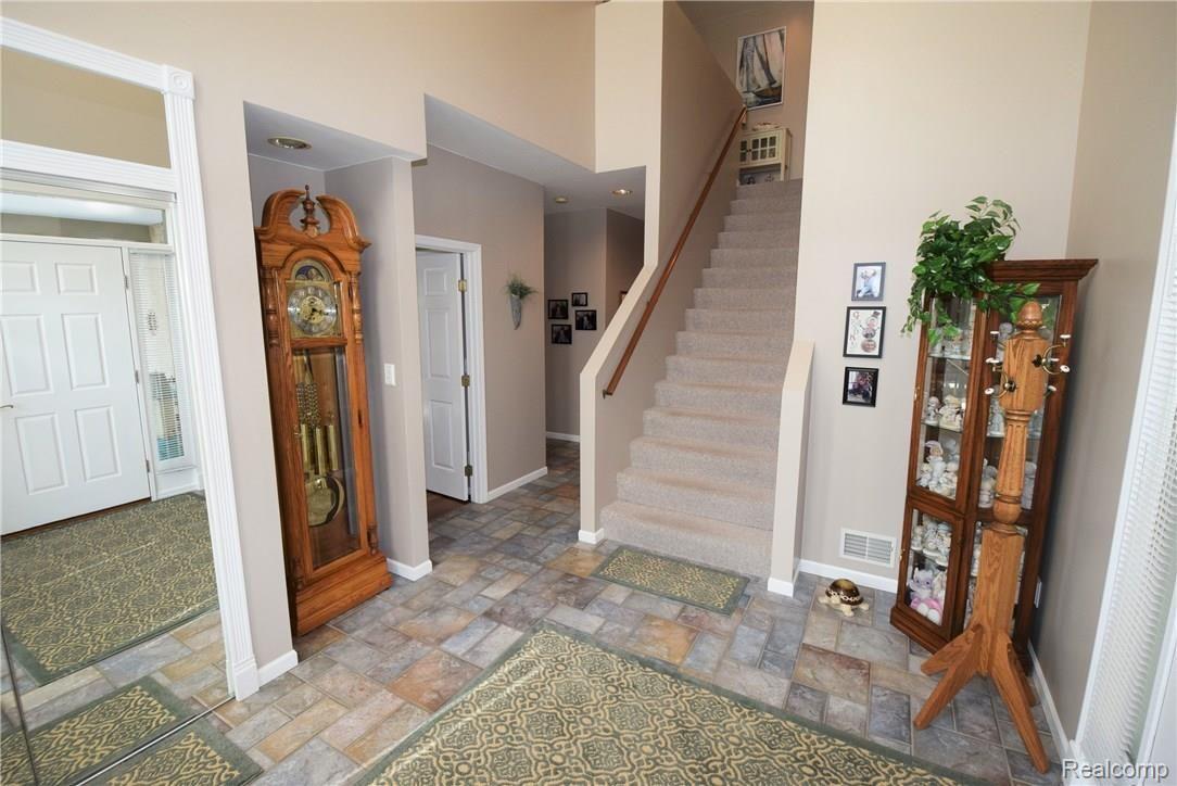 18300 Meridian Road Grosse Ile, MI 48138 - Photo 5 of 53 DSC_0884.JPG