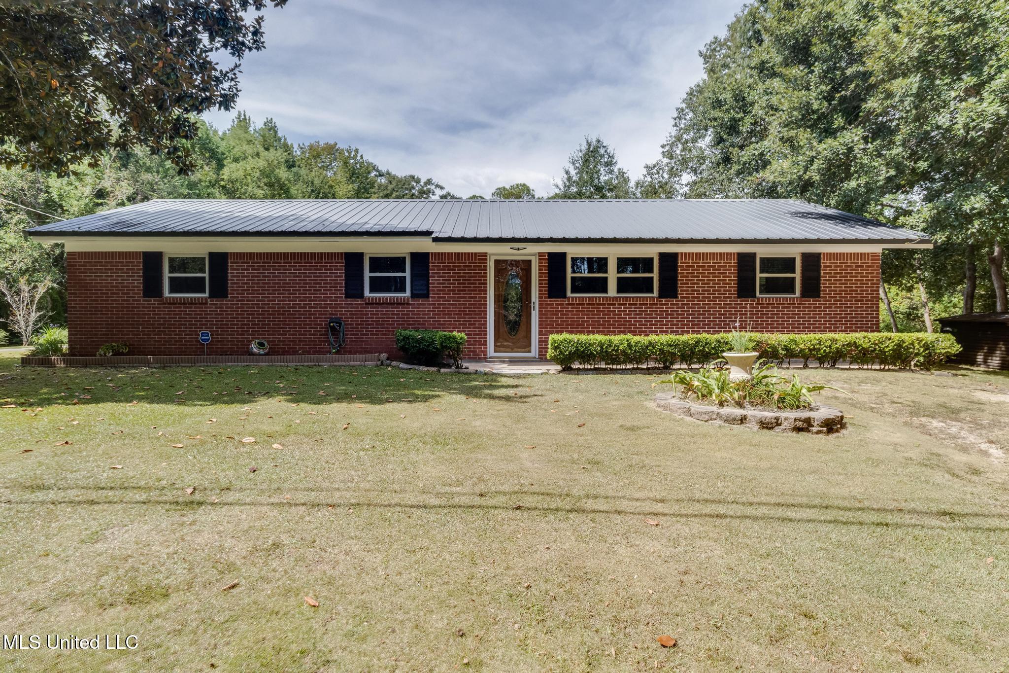 4513 Gibson Road Ocean Springs, MS 39564 - Photo 1 of 30 Front