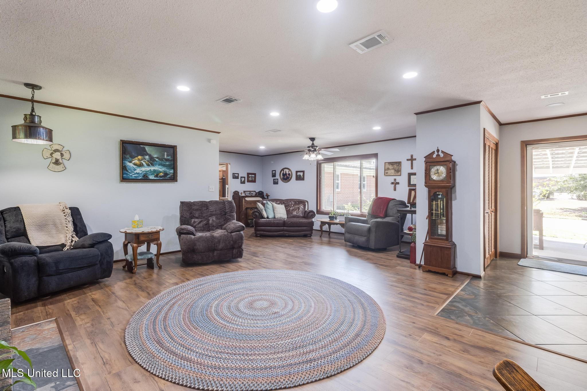 4513 Gibson Road Ocean Springs, MS 39564 - Photo 5 of 30 Family Room