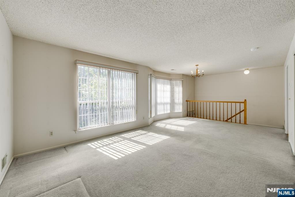 511 Quince Court Mahwah, NJ 07430 - Photo 6 of 29