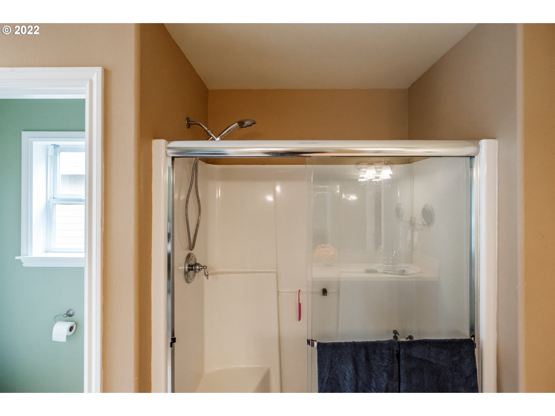 3778 10th Street Hubbard, OR 97032 - Photo 21 of 32 a view of utility room