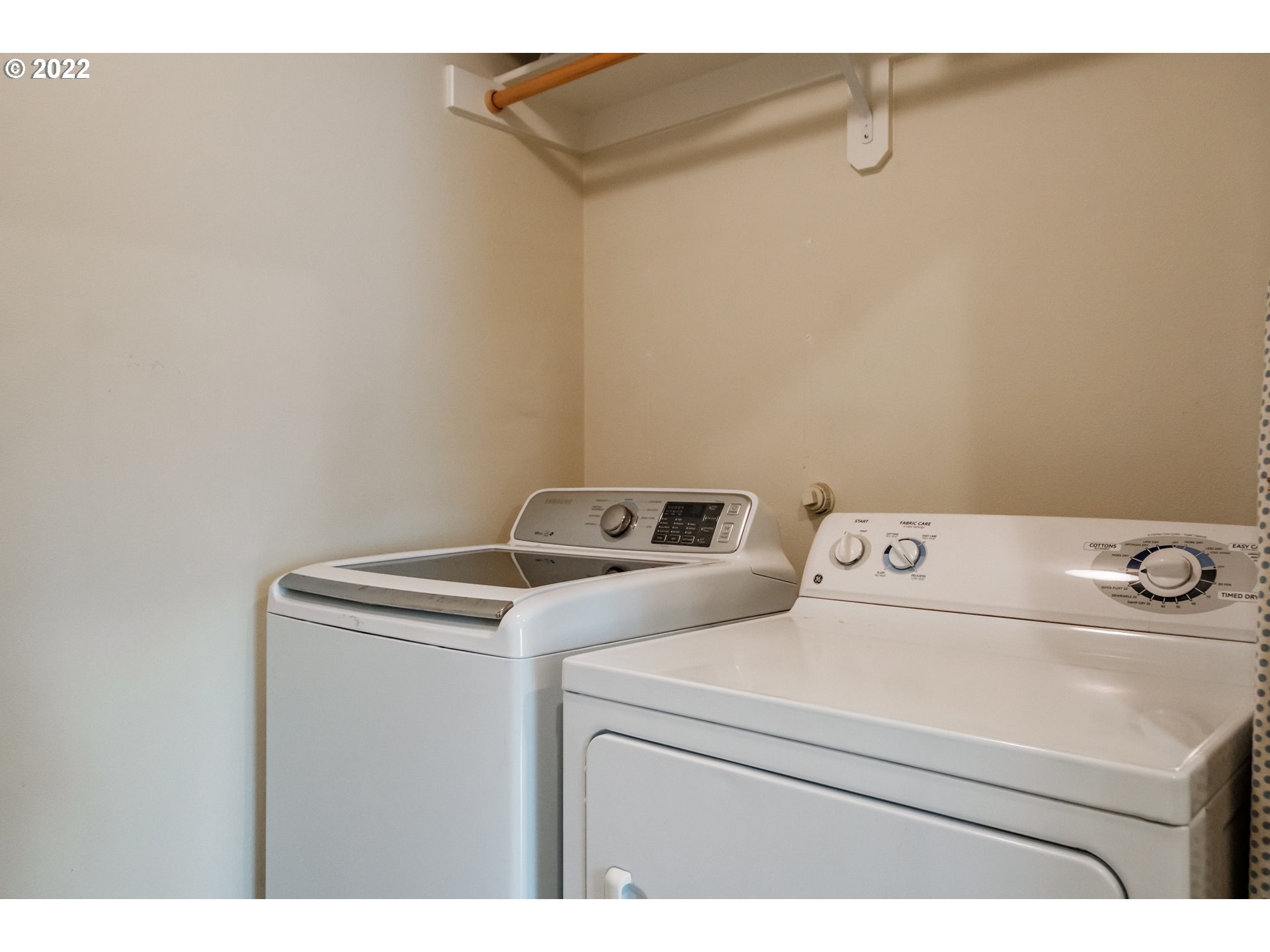 3778 10th Street Hubbard, OR 97032 - Photo 26 of 32 a utility room with dryer and washer