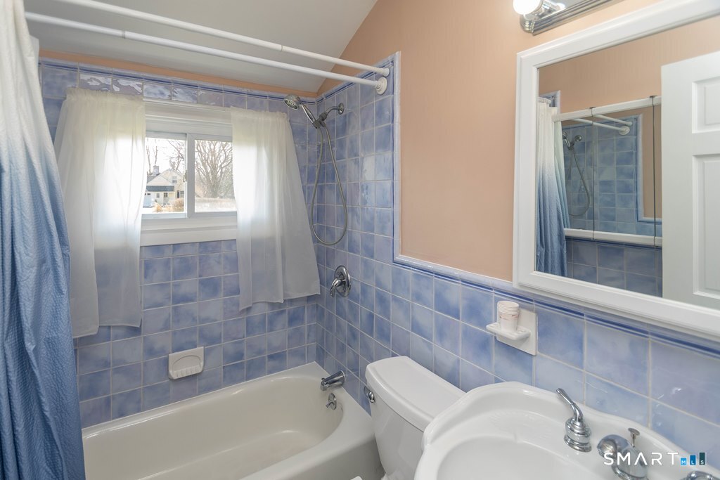 12 Crest Road Danbury, CT 06811 - Photo 20 of 33