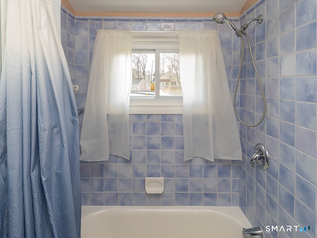 12 Crest Road Danbury, CT 06811 - Photo 21 of 33