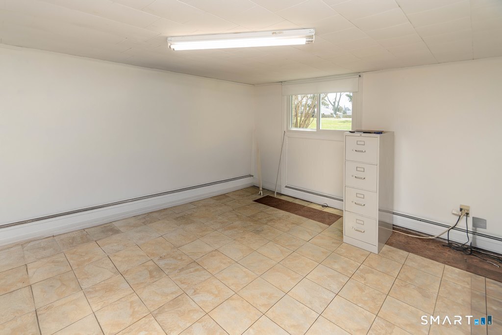 12 Crest Road Danbury, CT 06811 - Photo 25 of 33