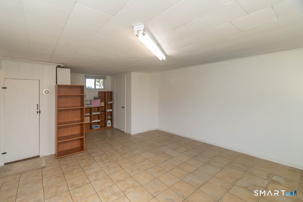 12 Crest Road Danbury, CT 06811 - Photo 26 of 33