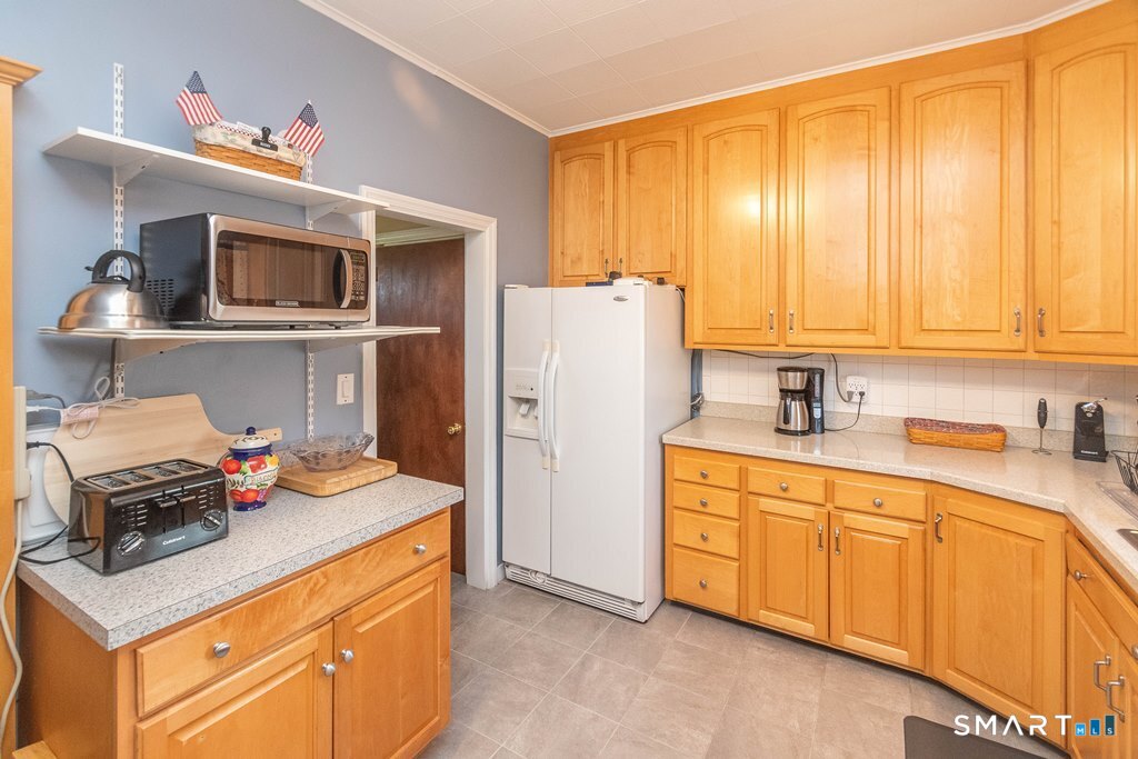 12 Crest Road Danbury, CT 06811 - Photo 6 of 33