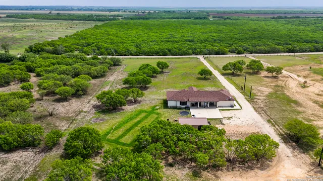 $539,000 | 1110 Atascosa County Road 101, Floresville, TX 78114