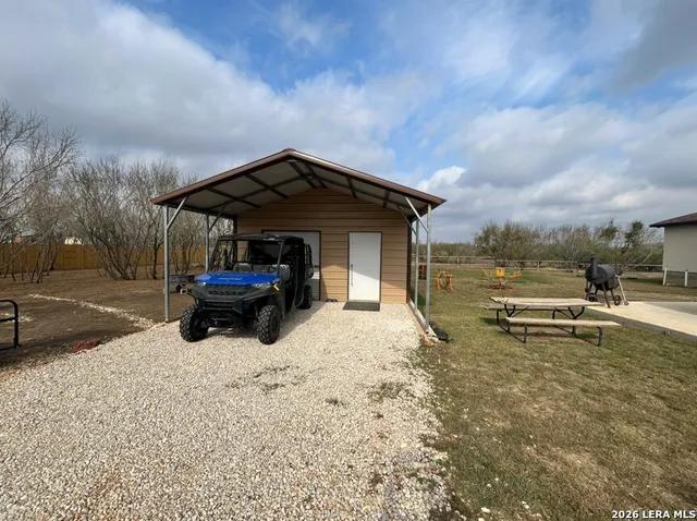 $539,000 | 1110 Atascosa County Road 101, Floresville, TX 78114