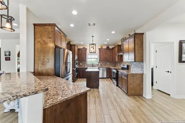 $539,000 | 1110 Atascosa County Road 101, Floresville, TX 78114