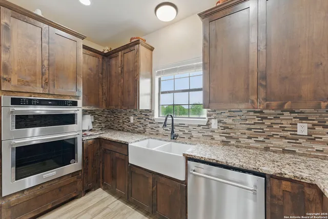 $539,000 | 1110 Atascosa County Road 101, Floresville, TX 78114