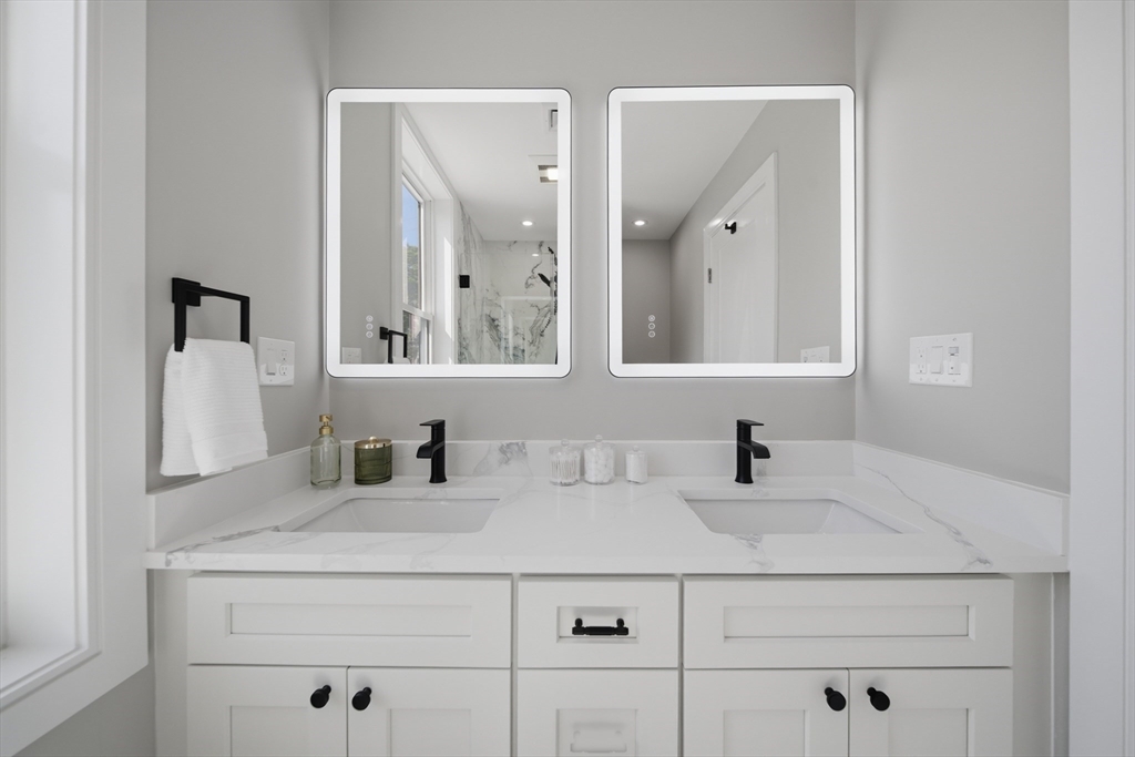 174 Walnut Street, Unit 2 Somerville, MA 02145 - Photo 9 of 32
