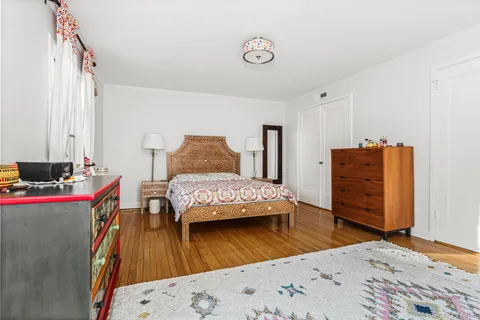 $1,795,000 | 3 Park Ave Terrace, Bronxville, NY 10708