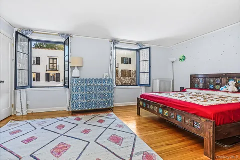 $1,795,000 | 3 Park Ave Terrace, Bronxville, NY 10708