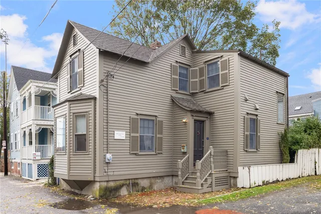 $2,800 | 6 Cozzens Court, Newport, RI 02840