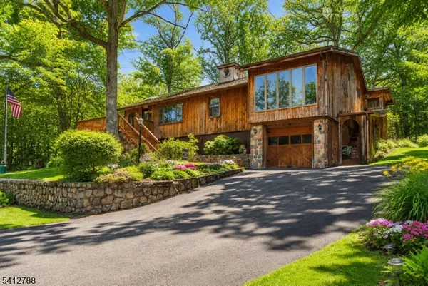 $389,000 | 543 Lakeside Avenue, Hopatcong, NJ 07821