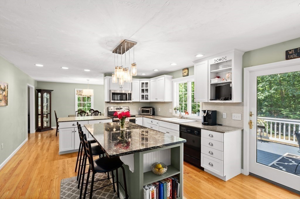 82 Carter Road Worcester, MA 01609 - Photo 10 of 36 Gallery Image 10
