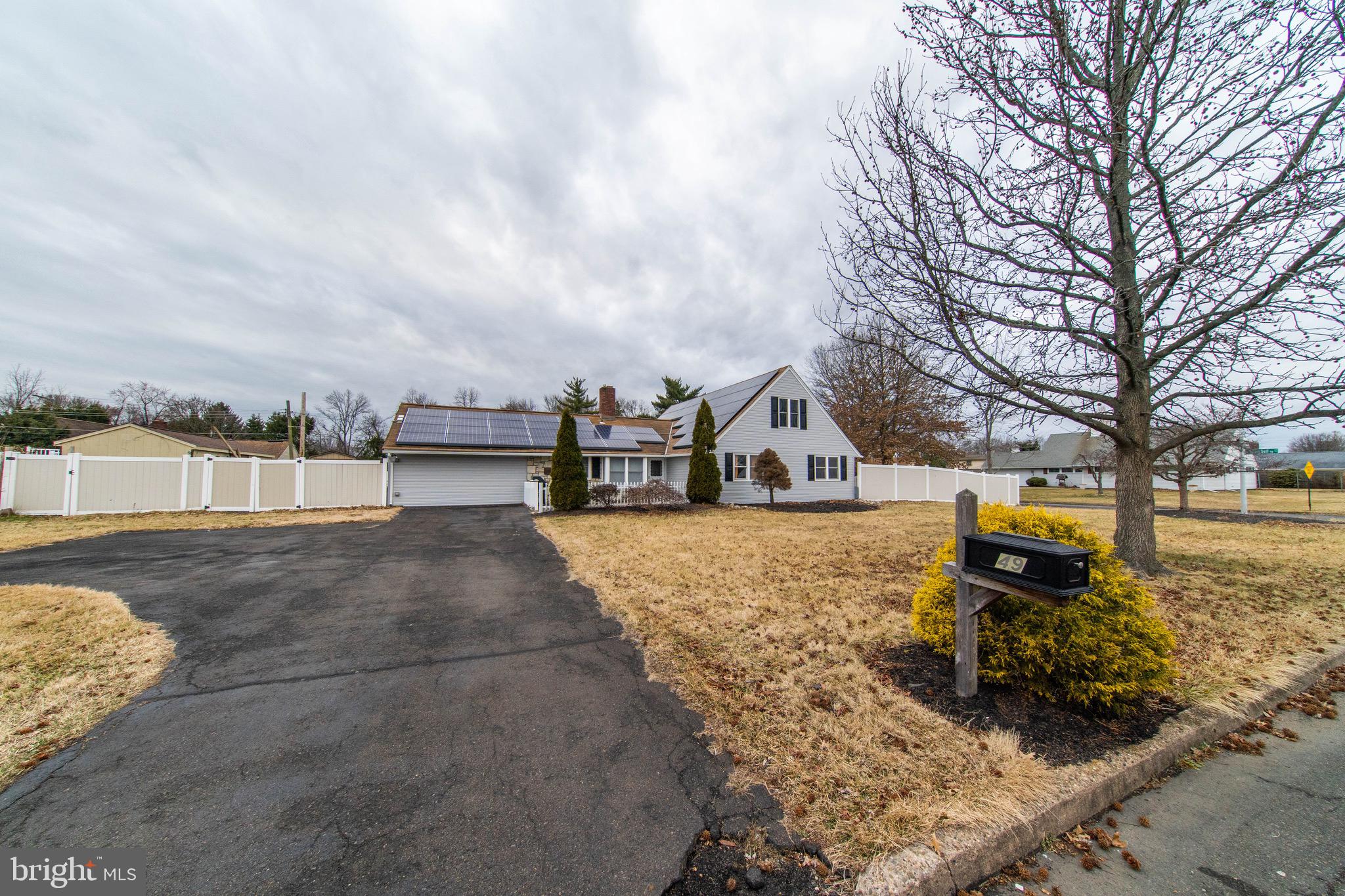 49 Sycamore Road Levittown, PA 19056 - Photo 1 of 37 Gallery Image 1