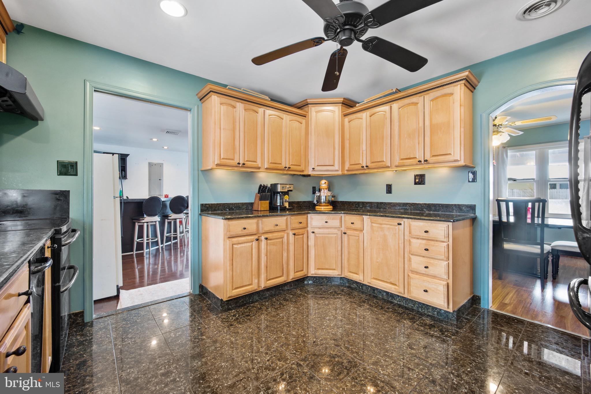49 Sycamore Road Levittown, PA 19056 - Photo 3 of 37 Gallery Image 3