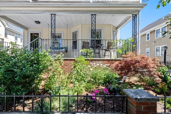 $3,600 | 67 Grafton Street, Unit 1, Arlington, MA 02474