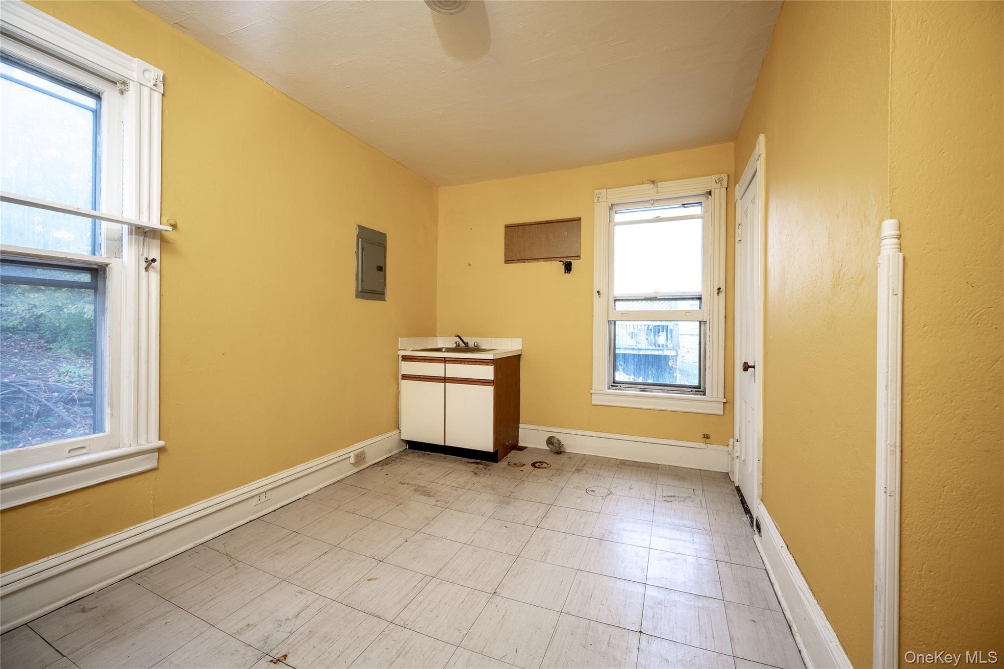 39 Hamilton Avenue Ossining, NY 10562 - Photo 13 of 22 a view of an empty room with a window
