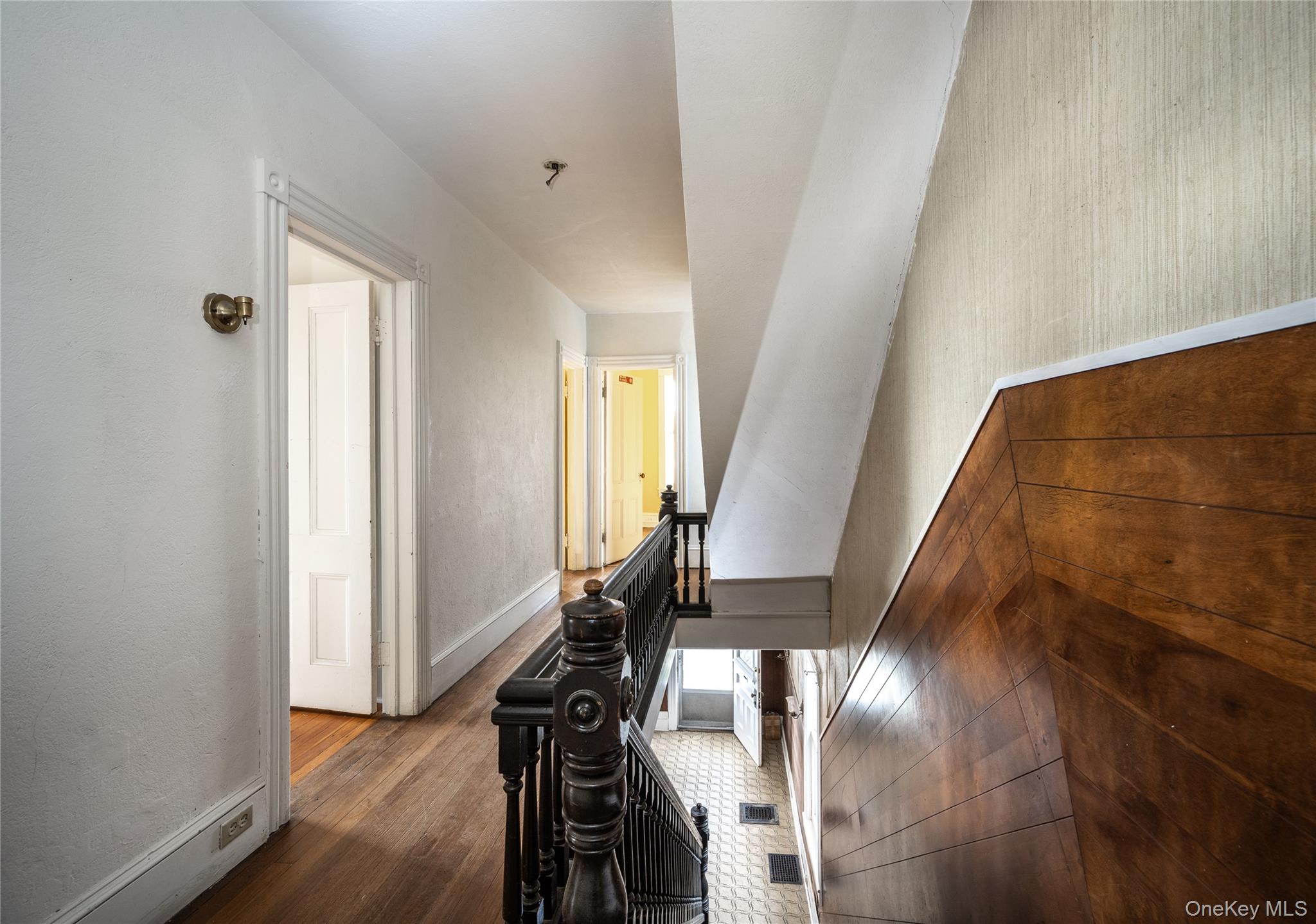 39 Hamilton Avenue Ossining, NY 10562 - Photo 9 of 22 a view of entryway