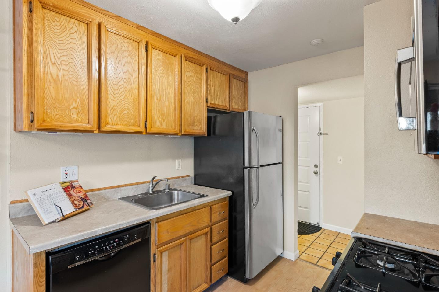 6366 Joaquin Murieta Avenue, Unit K Newark, CA 94560 - Photo 8 of 27