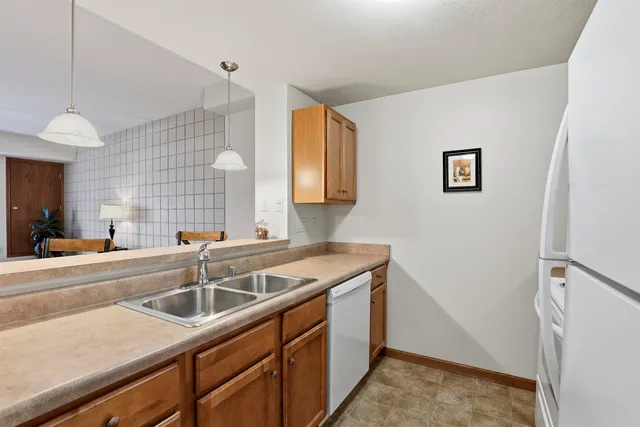 $190,000 | 400 North Richmond Street, Unit 340, Appleton, WI 54911