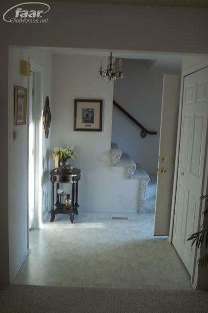 1099 Stonehenge Road Flint, MI 48532 - Photo 12 of 26 20345508-11.JPG
