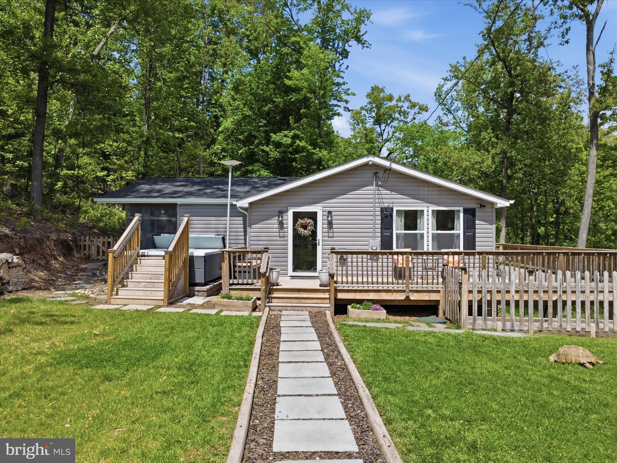 3147 Mountain Lake Road Hedgesville, WV 25427 - Photo 5 of 53