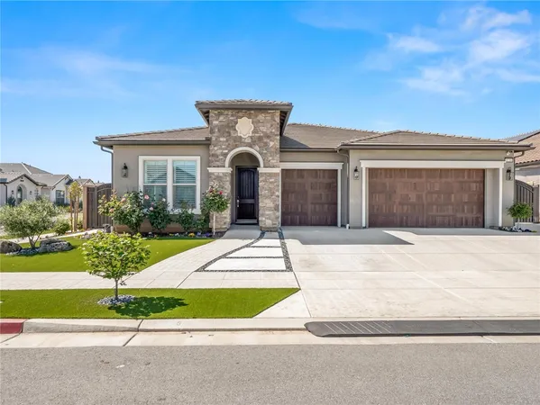$985,000 | 1734 North Pk Avenue, Clovis, CA 93619