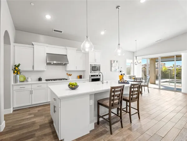 $985,000 | 1734 North Pk Avenue, Clovis, CA 93619